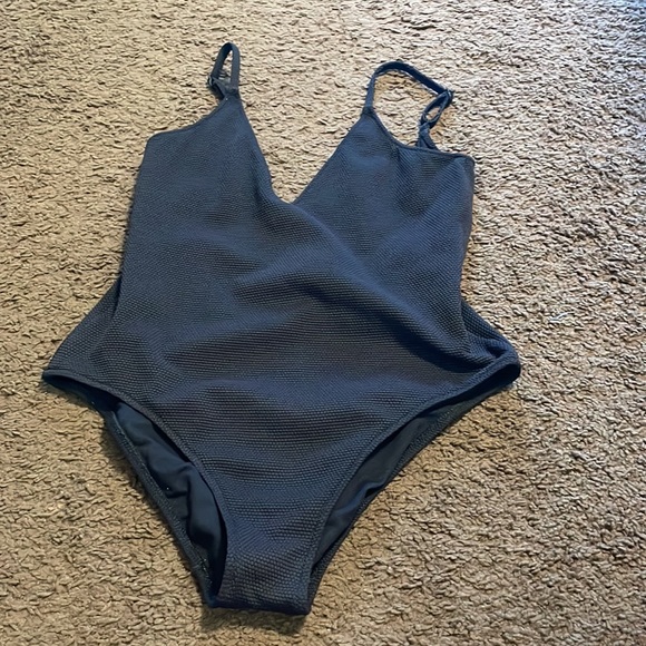 Leith One Piece Bathing Suit/Body Suit - Picture 9 of 12